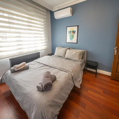 Luxurious Four Bedroom In Taksim, 4acs