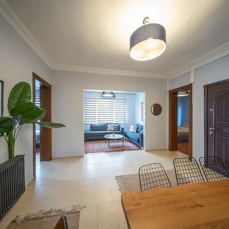 Luxurious Four Bedroom In Taksim, 4acs