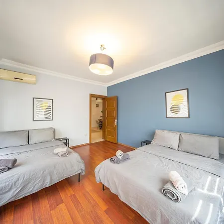 Luxurious Four Bedroom In Taksim, 4acs Apartment