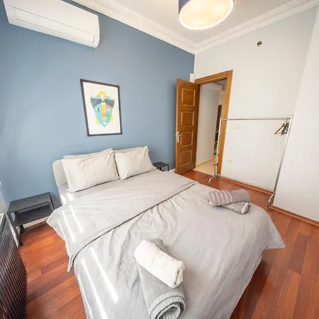 Luxurious Four Bedroom In Taksim, 4acs Apartment