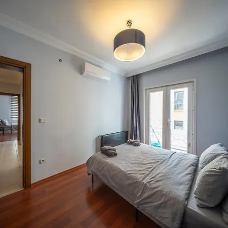 Luxurious Four Bedroom In Taksim, 4acs Apartment Istanbul