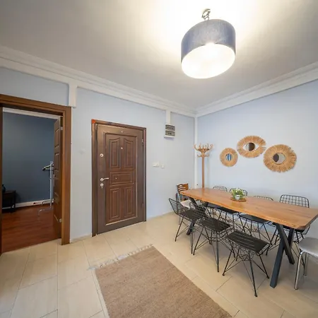 Luxurious Four Bedroom In Taksim, 4acs *