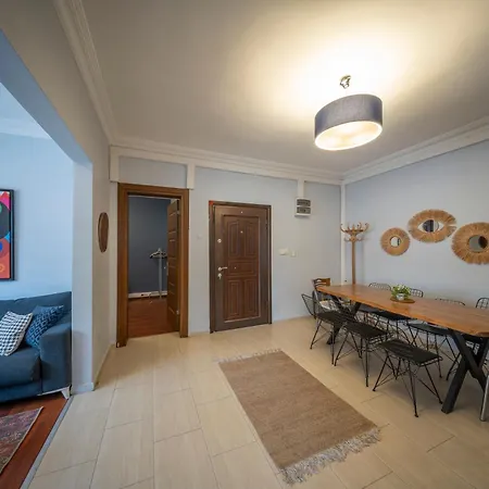 Luxurious Four Bedroom In Taksim, 4acs Apartment