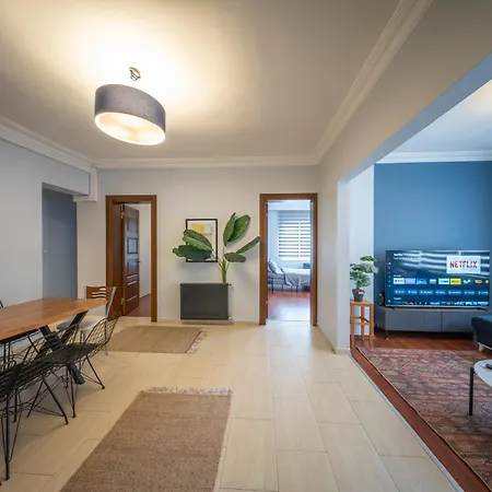 Luxurious Four Bedroom In Taksim, 4acs イスタンブール